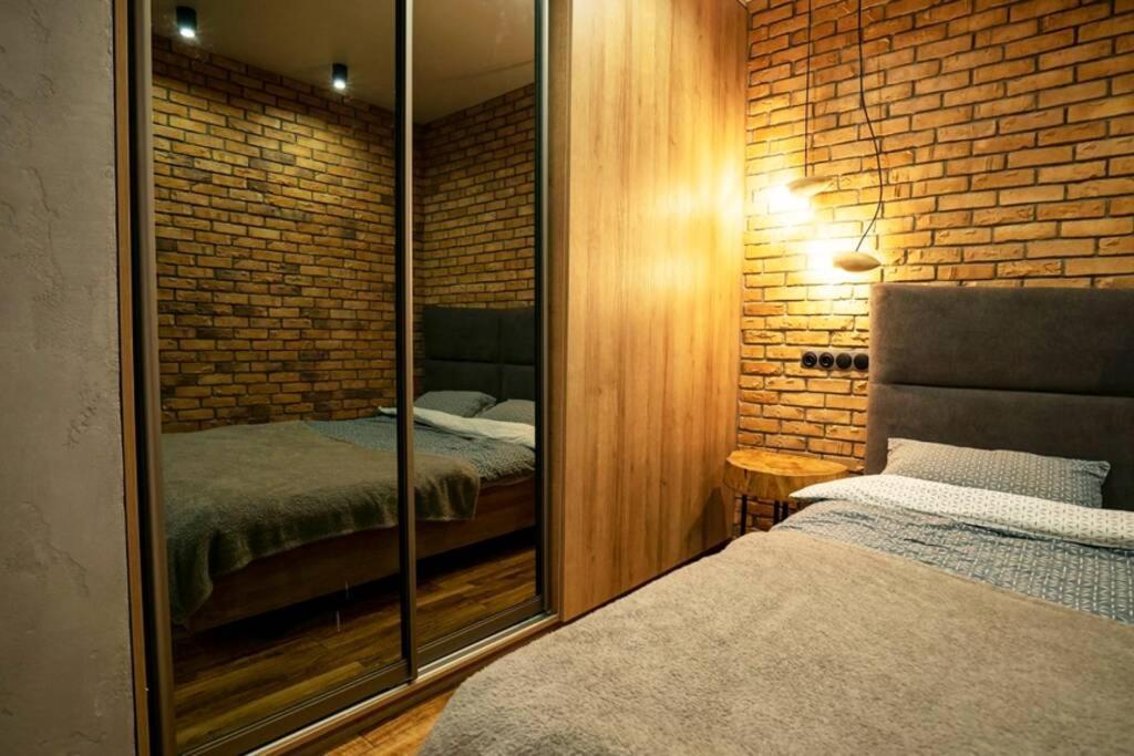 Loft Studio Near Smart Plaza Polytech, Center 基輔 外观 照片