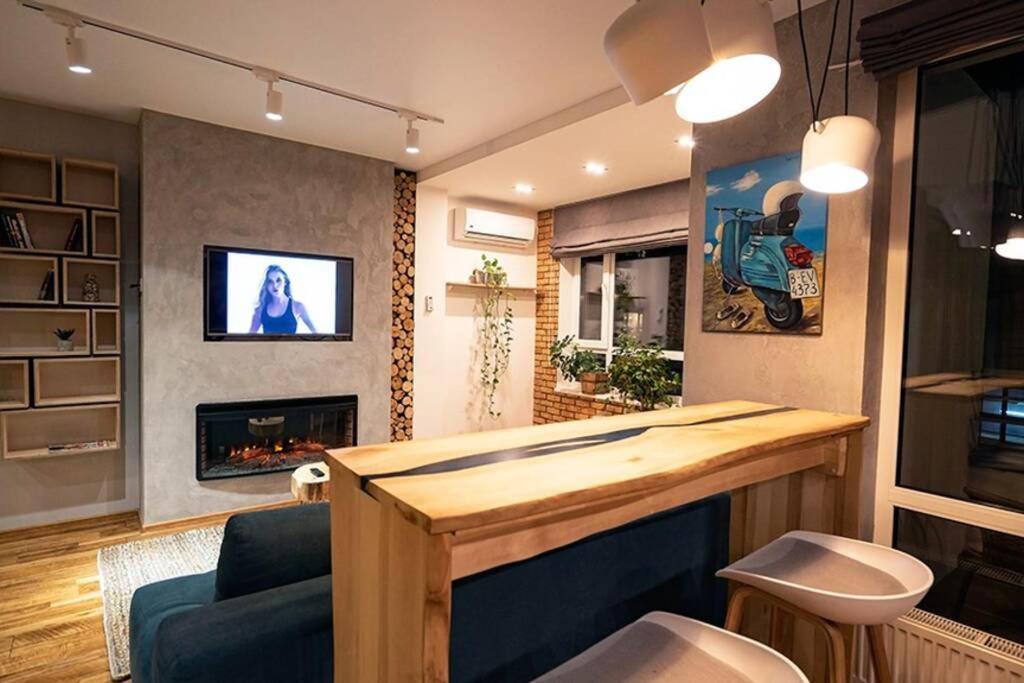 Loft Studio Near Smart Plaza Polytech, Center 基輔 外观 照片